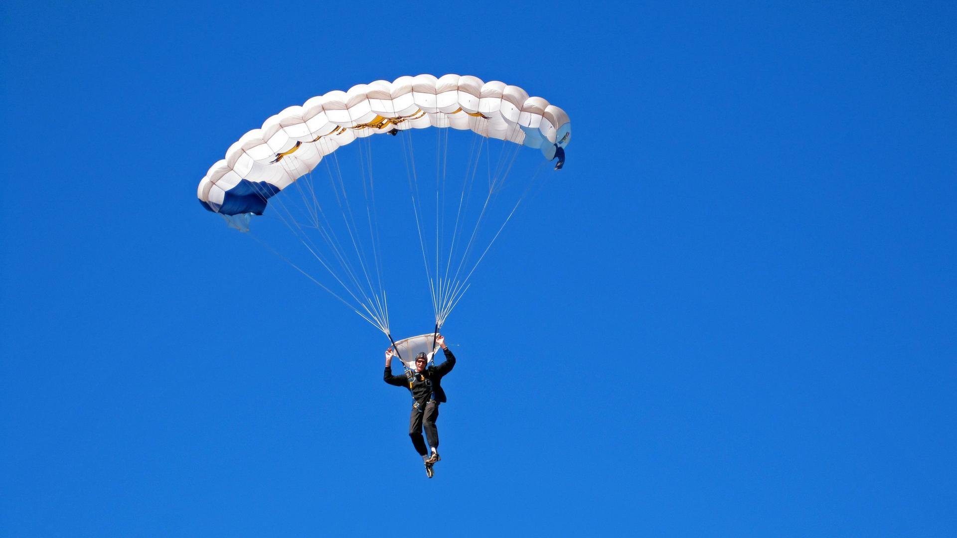 俱乐部与球迷关系互动形式单一